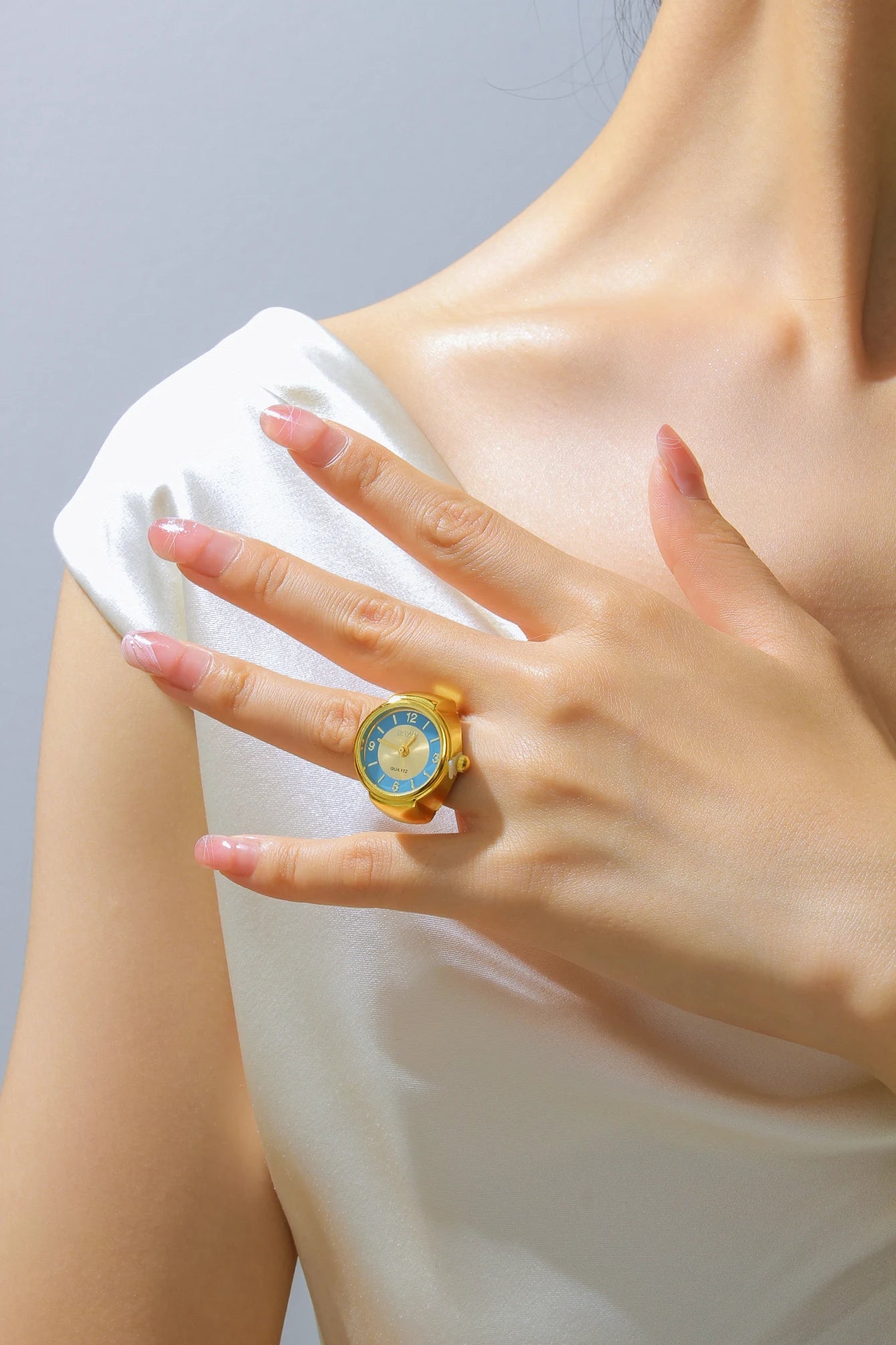 Hot Selling Finger Watch Ring Creative Movement Fashion Accessories Vintage Alloy Shell Quartz Watch Men Jewelry Women Gift