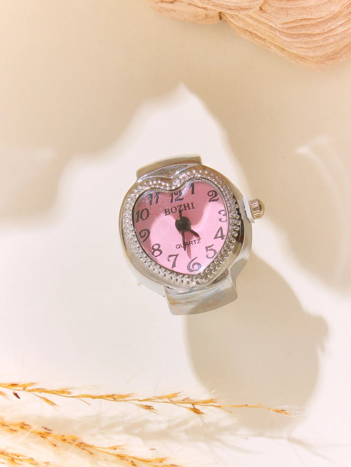 Hot Selling Finger Watch Ring Creative Movement Fashion Accessories Vintage Alloy Shell Quartz Watch Men Jewelry Women Gift