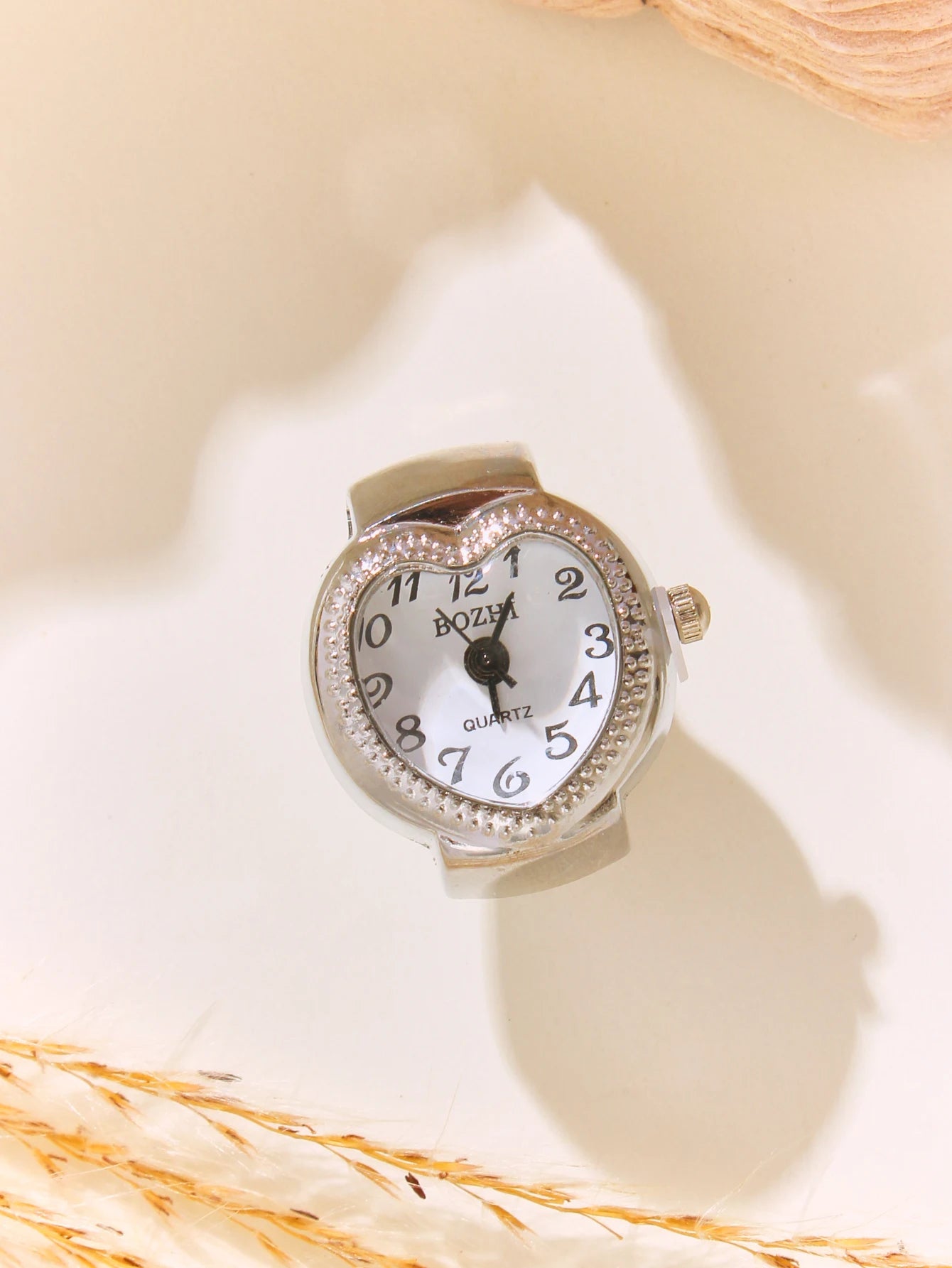 Hot Selling Finger Watch Ring Creative Movement Fashion Accessories Vintage Alloy Shell Quartz Watch Men Jewelry Women Gift