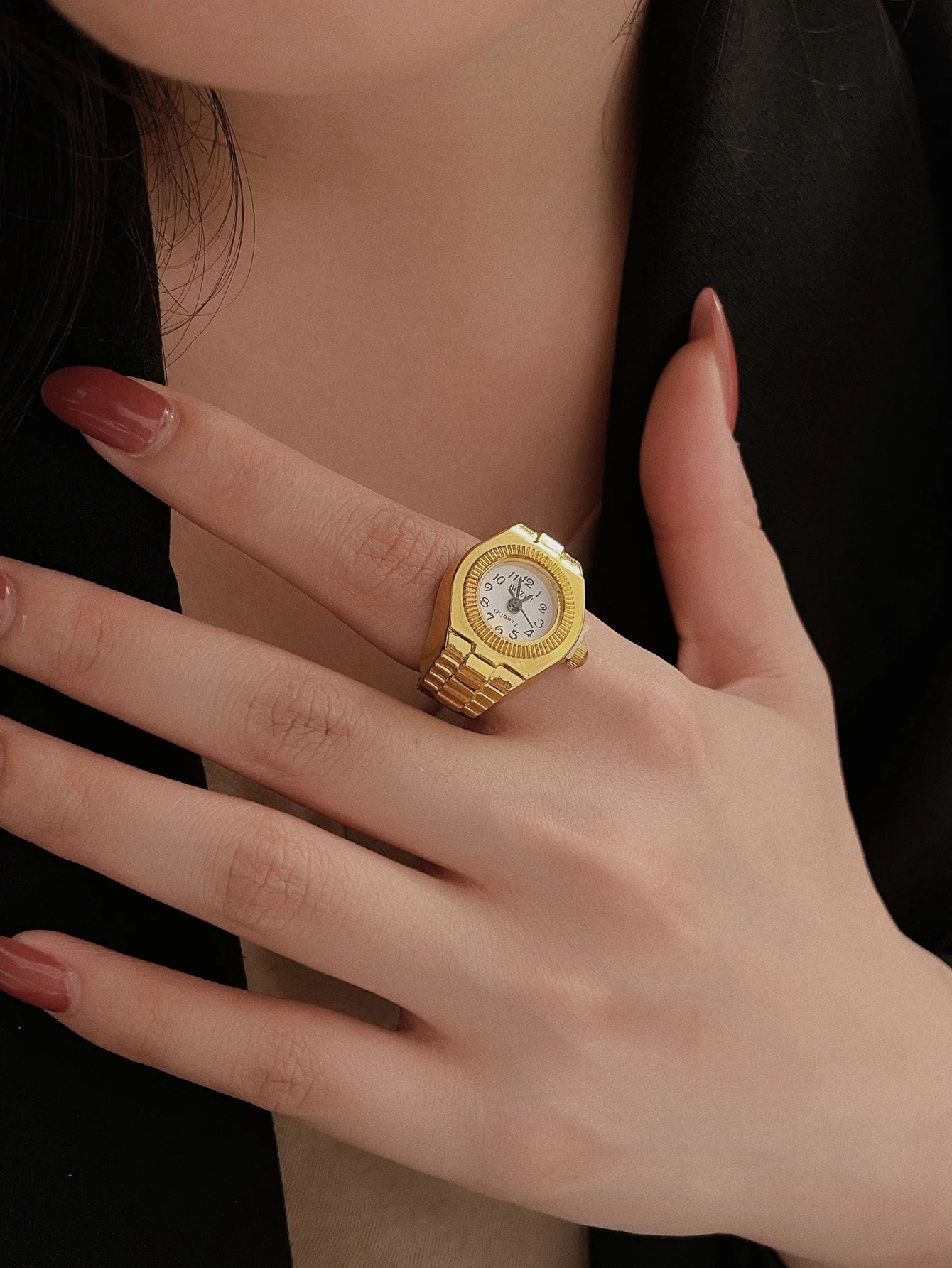 Hot Selling Finger Watch Ring Creative Movement Fashion Accessories Vintage Alloy Shell Quartz Watch Men Jewelry Women Gift