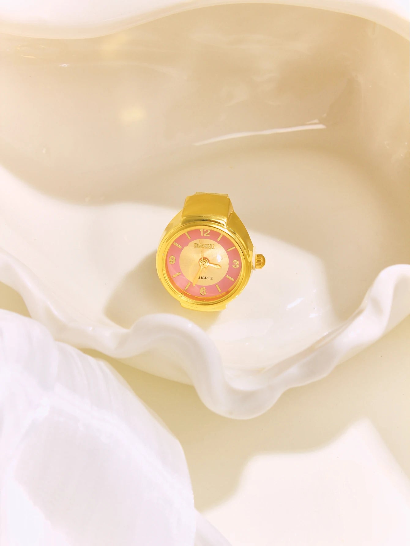 Hot Selling Finger Watch Ring Creative Movement Fashion Accessories Vintage Alloy Shell Quartz Watch Men Jewelry Women Gift