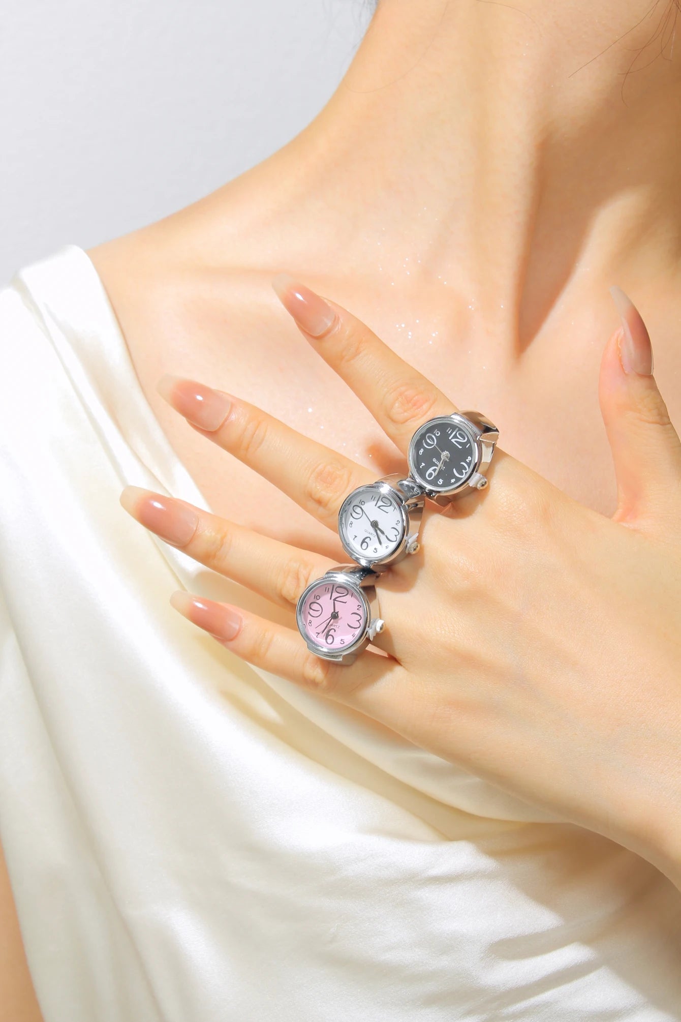 Hot Selling Finger Watch Ring Creative Movement Fashion Accessories Vintage Alloy Shell Quartz Watch Men Jewelry Women Gift
